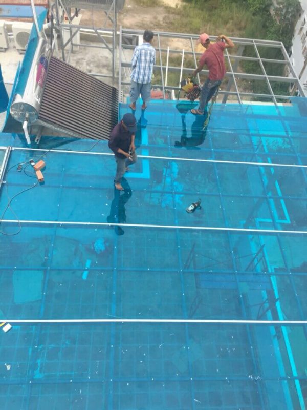 làm mái poly nhựa lấy sáng tại quận 5