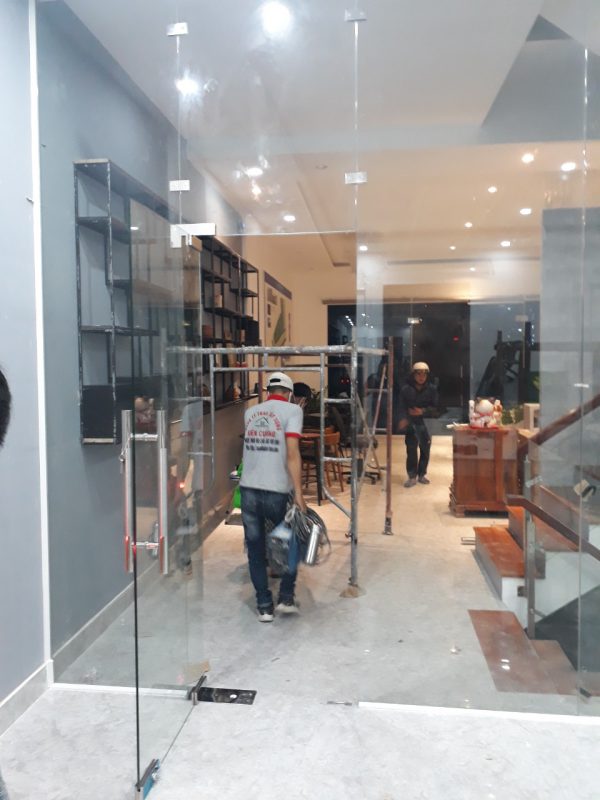 làm cửa kính tại quận 2 - nhôm kính đăng chiến lh 077.666.8676 mr: chiến