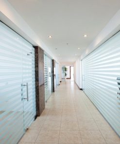 Lắp đặt cửa – vách kính cường lực tại quận bình thạnh lh 077.666.8676