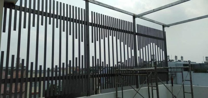 Thợ làm khung bảo vệ sắt tại Quận 2