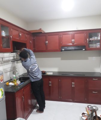 làm tủ bếp nhôm kính ở quận 12