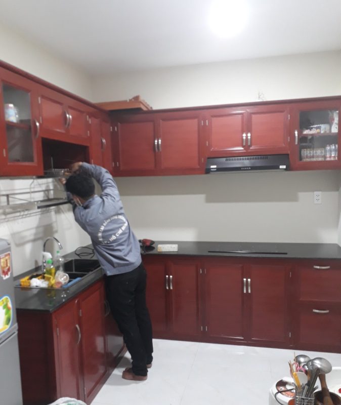làm tủ bếp nhôm kính ở quận 12
